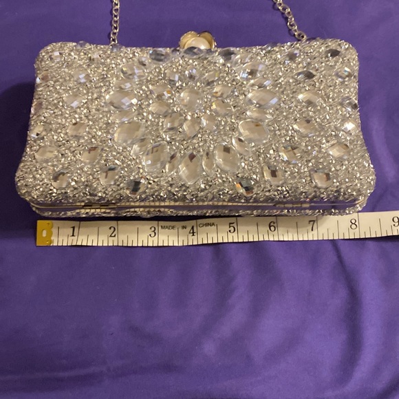 Elegant Silver Beaded Clutch - Picture 9 of 11